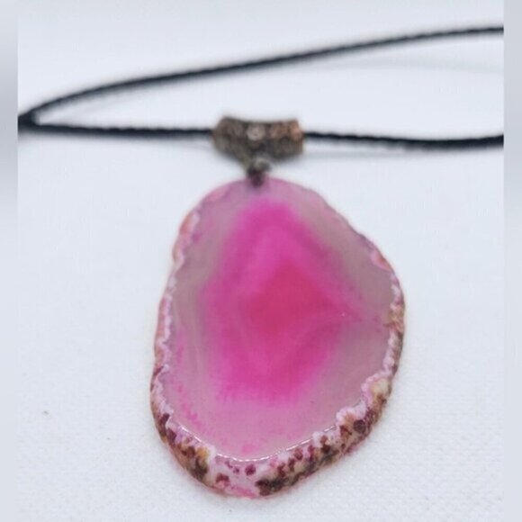 Pendant With Agate Fuchsia and Choker in Cord Black - Pendant Stone Semiprecious - Picture 3 of 9